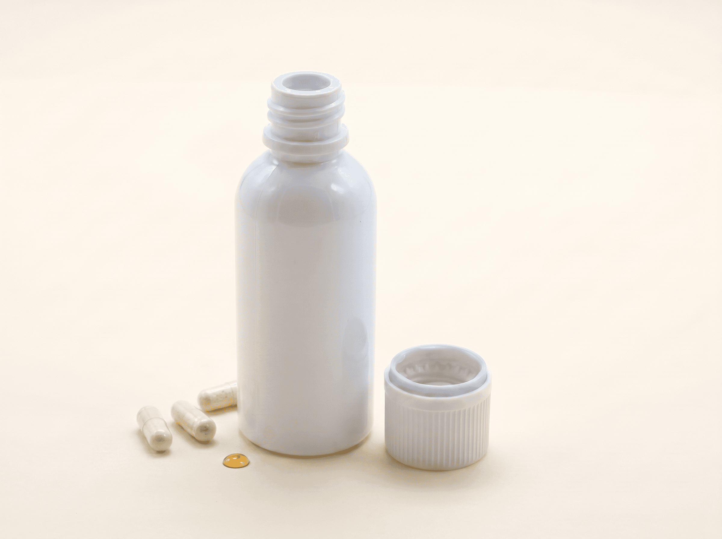 18-415 white plastic bottle 30ml Front three-quarter hero white scenery product image