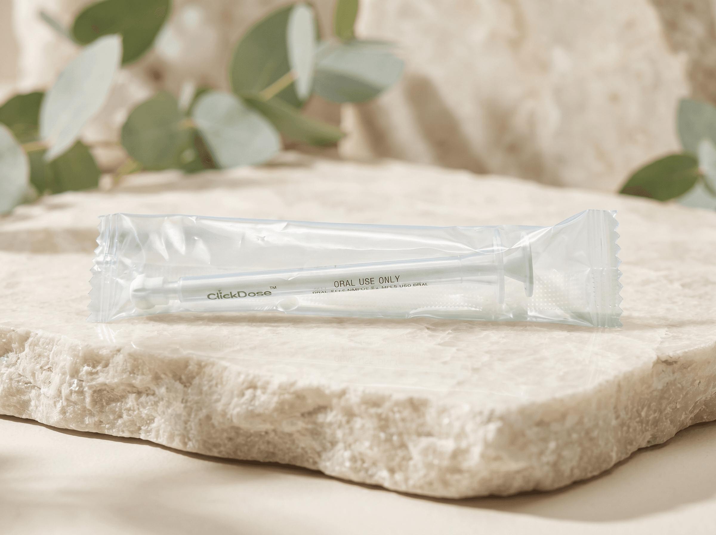 E/O Sterile Oral Syringe 0.5ml Front three-quarter hero white scenery product image